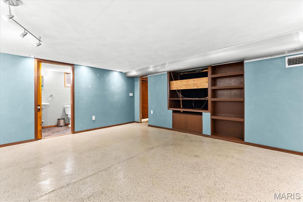 305 W White Street Property Photo 30