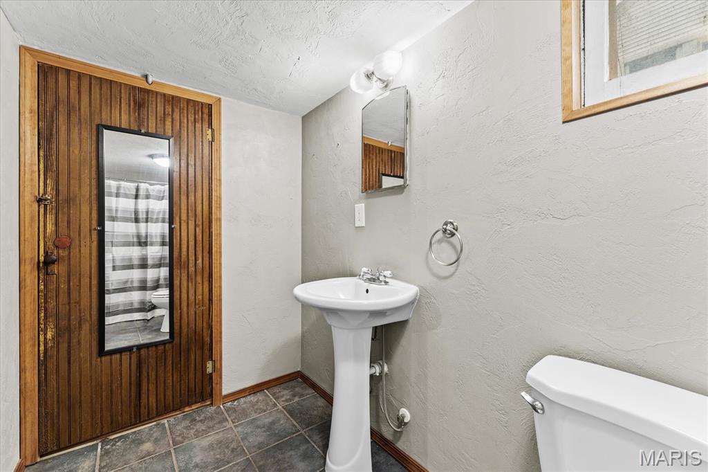 305 W White Street Property Photo 32