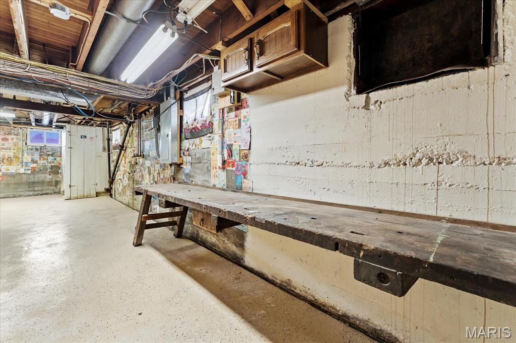 305 W White Street Property Photo 35