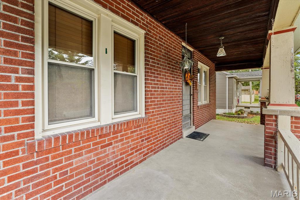 305 W White Street Property Photo 38