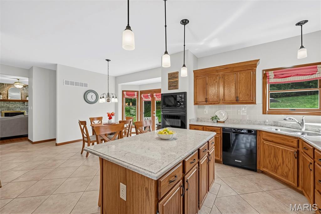 5026 Southridge Park Drive Property Photo 3