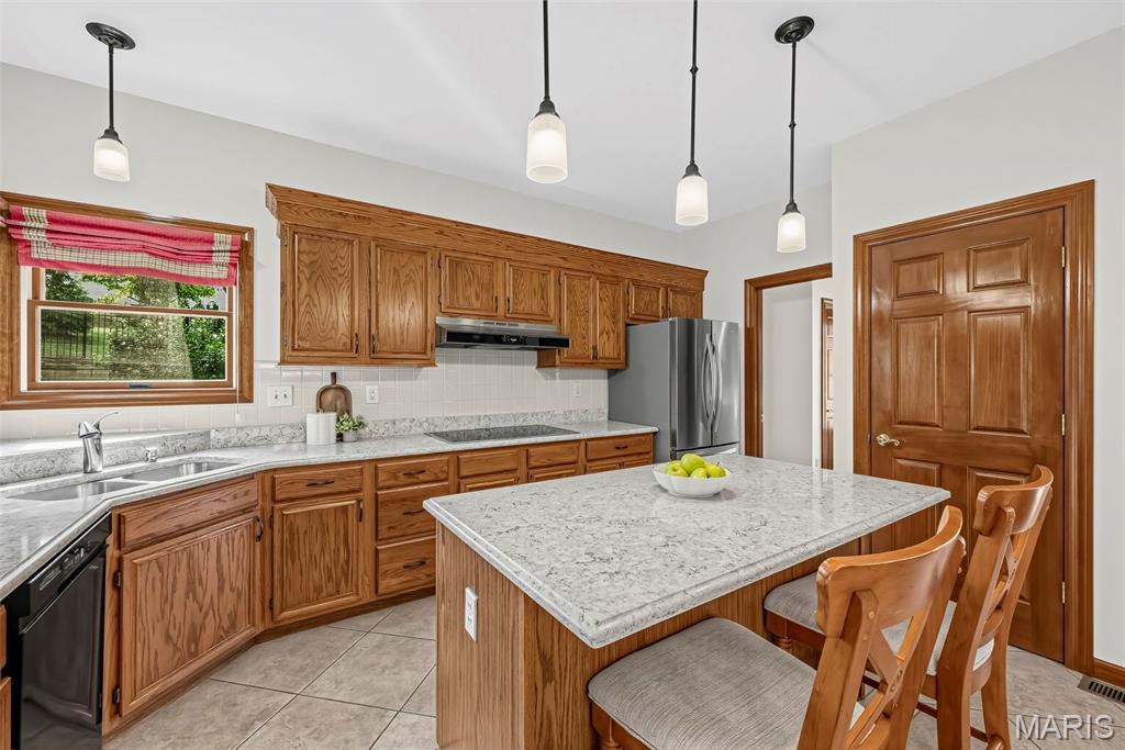 5026 Southridge Park Drive Property Photo 4