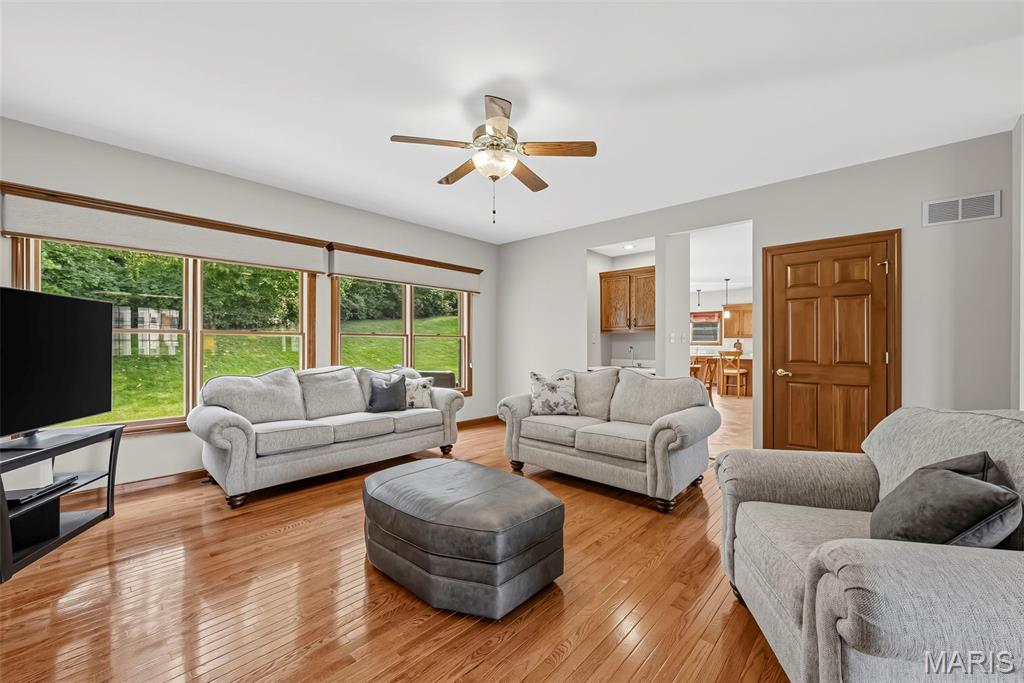 5026 Southridge Park Drive Property Photo 15