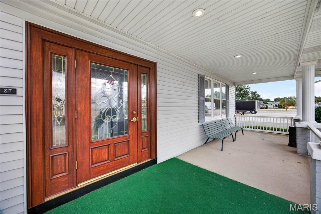102 E State Street Property Photo 4