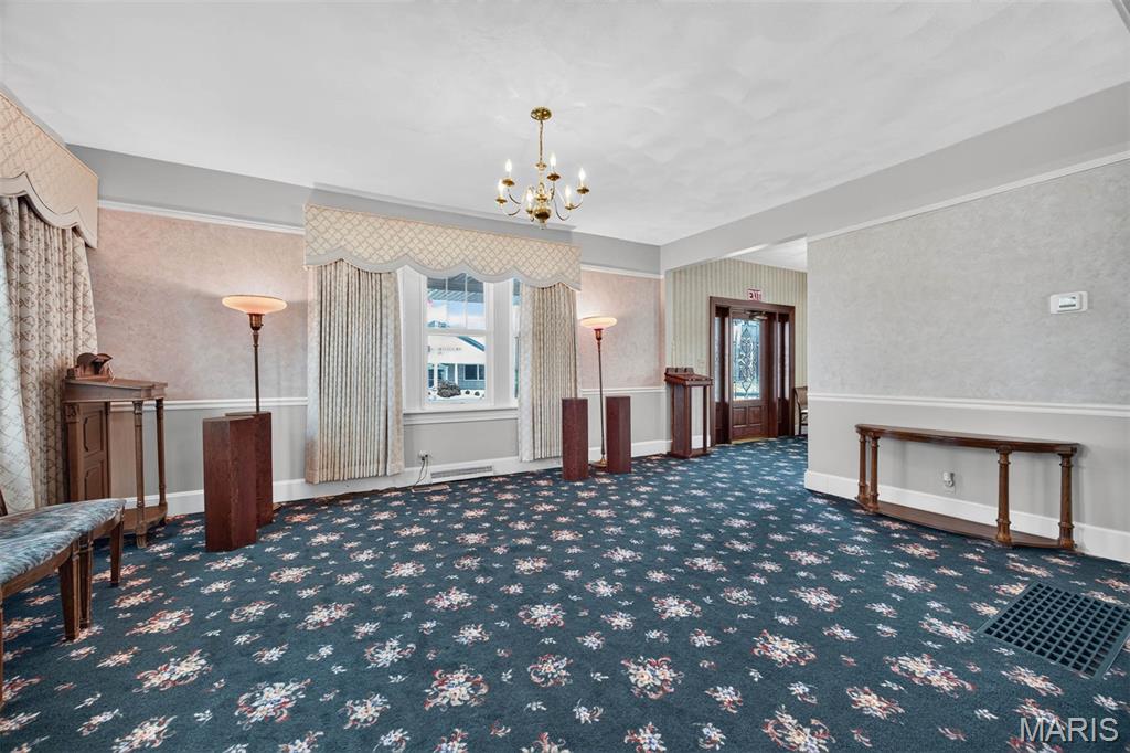 102 E State Street Property Photo 7