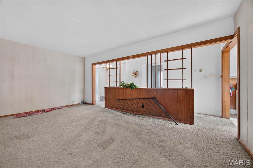 102 E State Street Property Photo 14