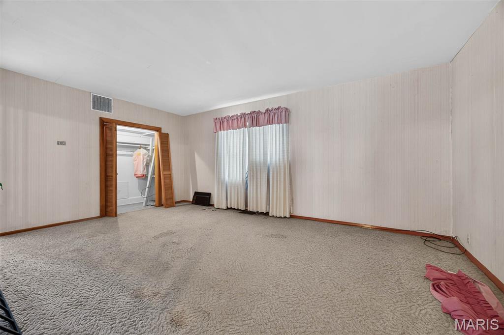 102 E State Street Property Photo 15