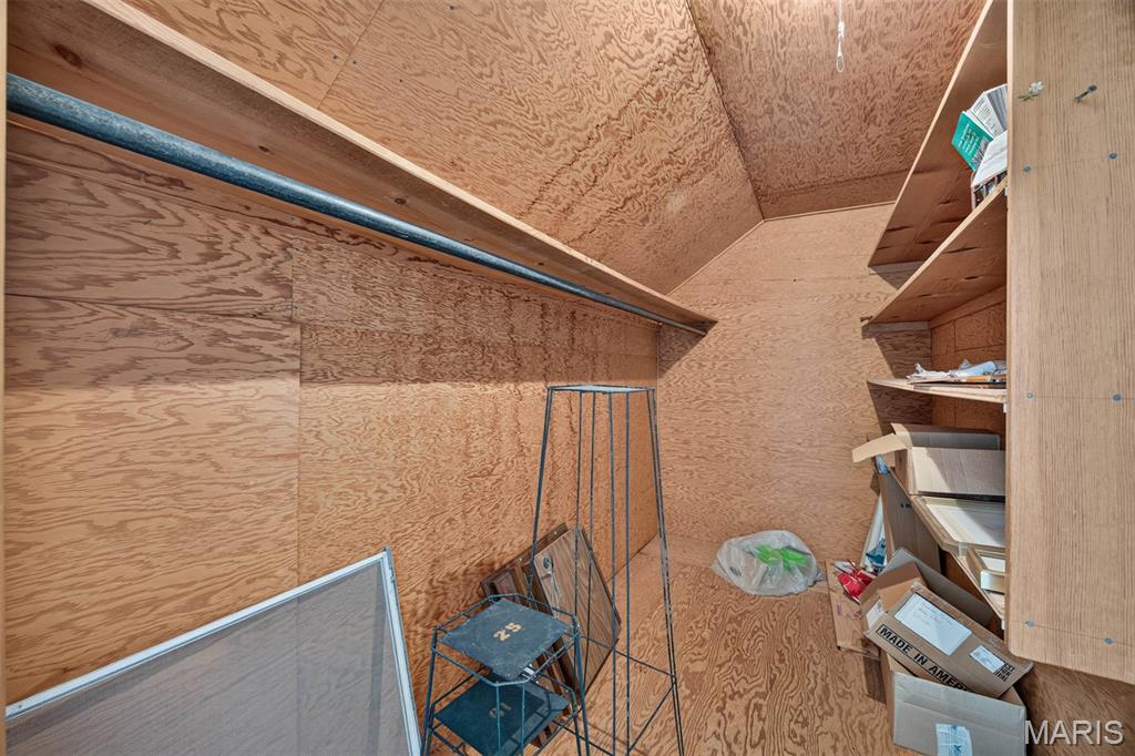 102 E State Street Property Photo 24