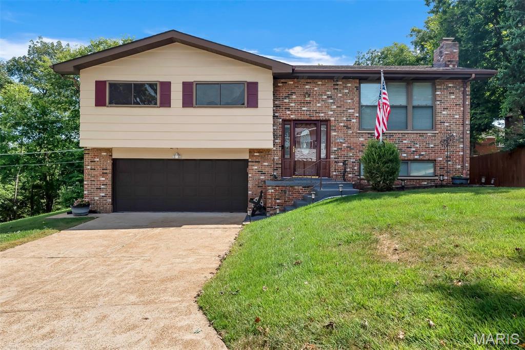 1678 Twin Oaks Drive Property Photo 1