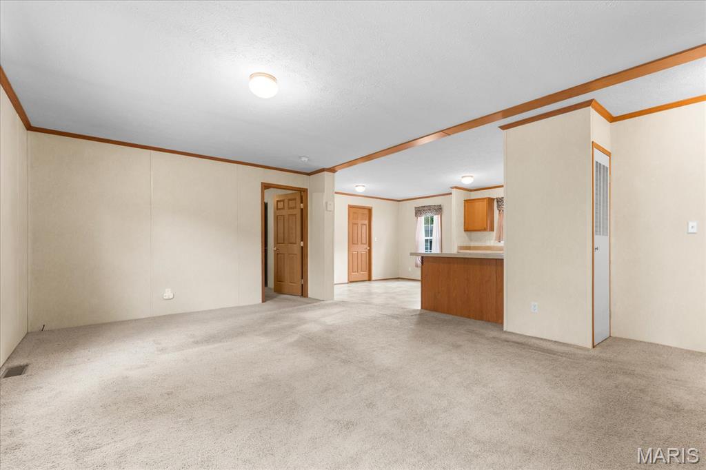 6 E Birch Street Property Photo 3