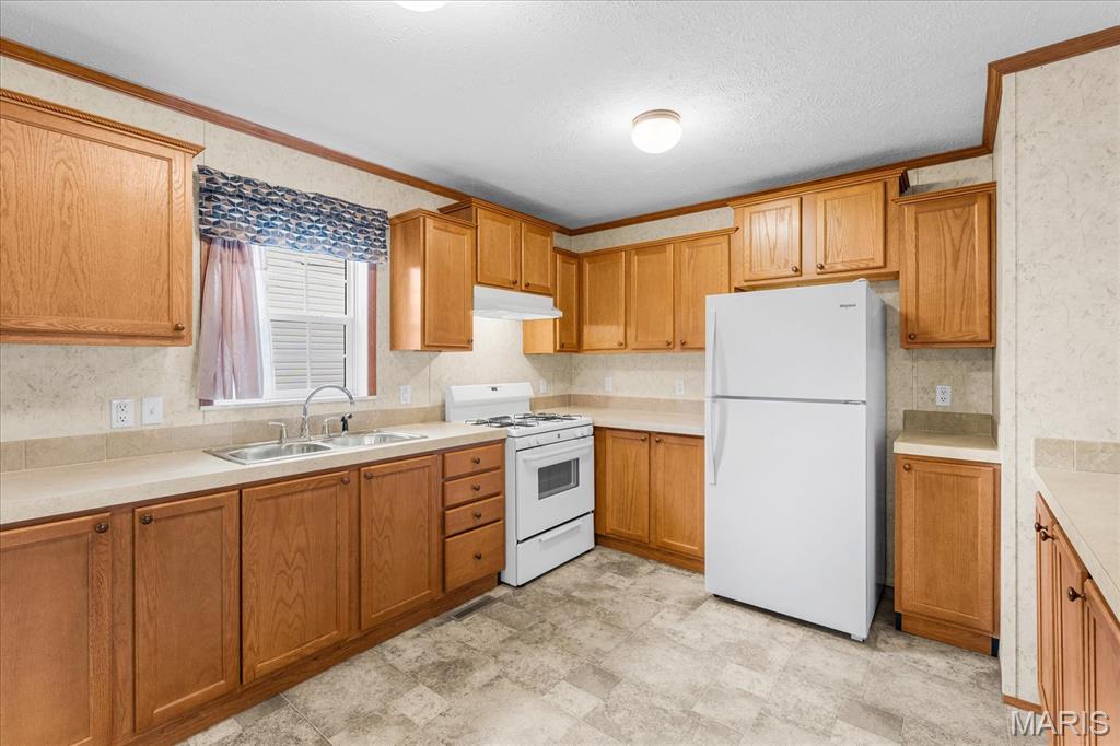 6 E Birch Street Property Photo 8