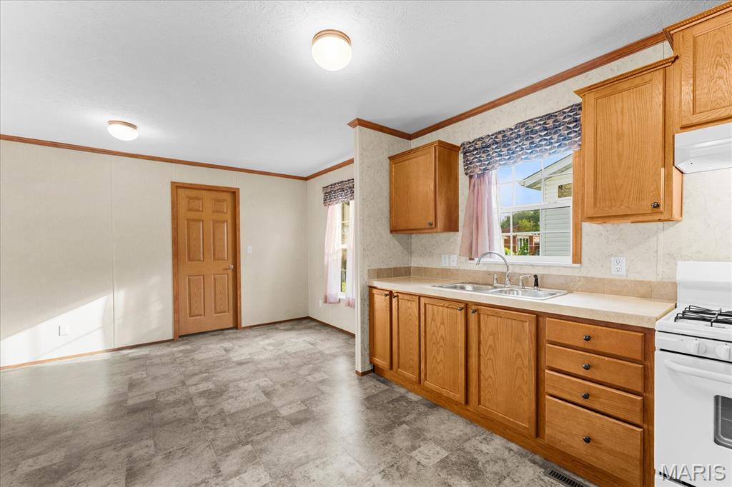 6 E Birch Street Property Photo 10