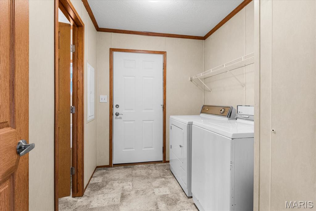 6 E Birch Street Property Photo 12