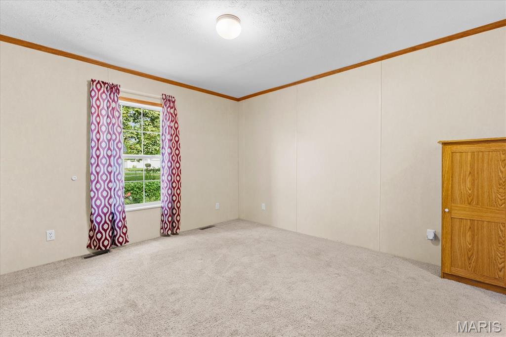 6 E Birch Street Property Photo 13