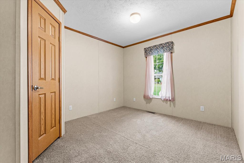 6 E Birch Street Property Photo 17