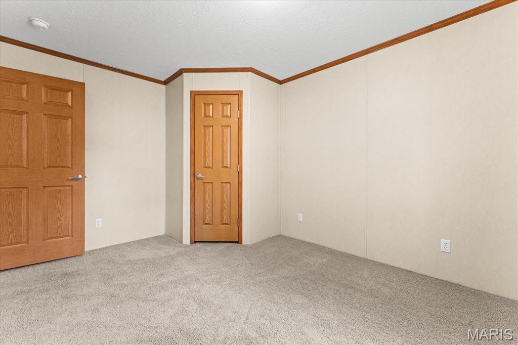 6 E Birch Street Property Photo 18