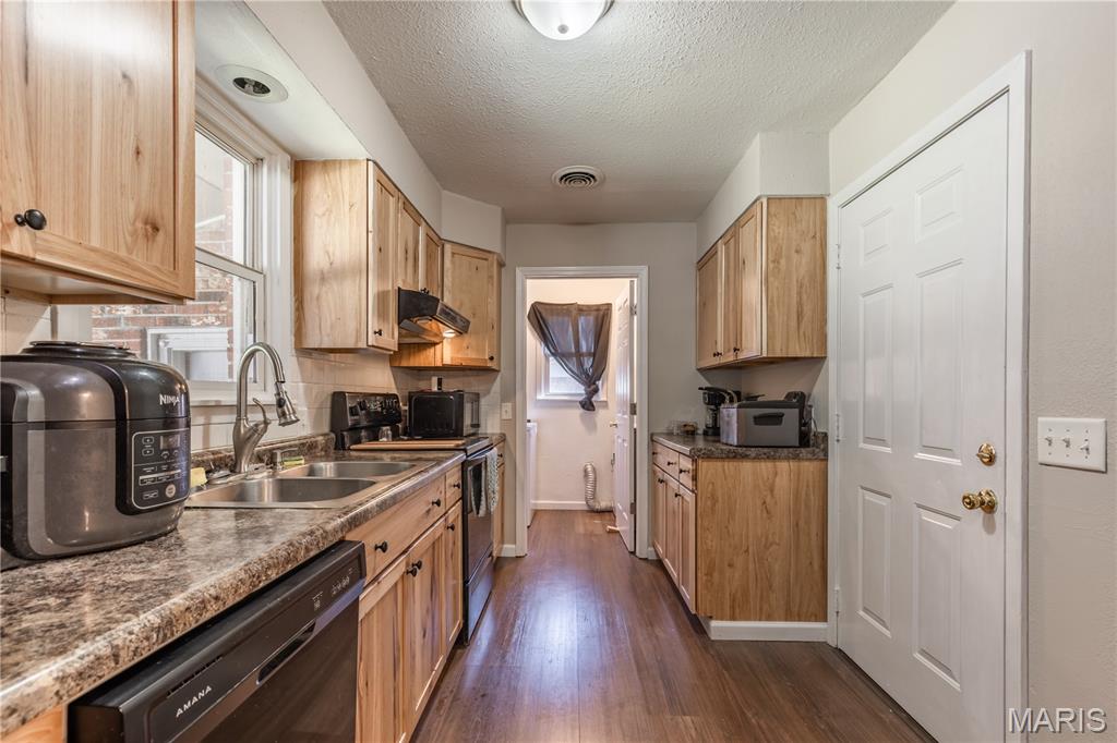 46 Dement Rd. Property Photo 15
