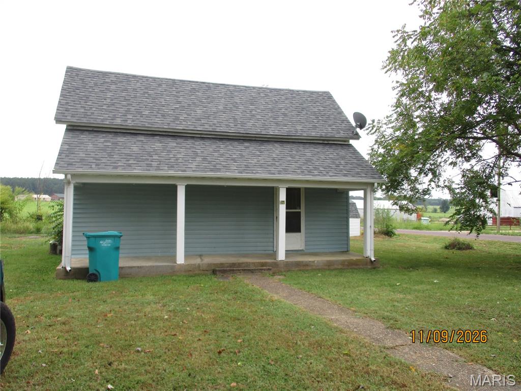 204 E Blue Bird Lane Property Photo 1