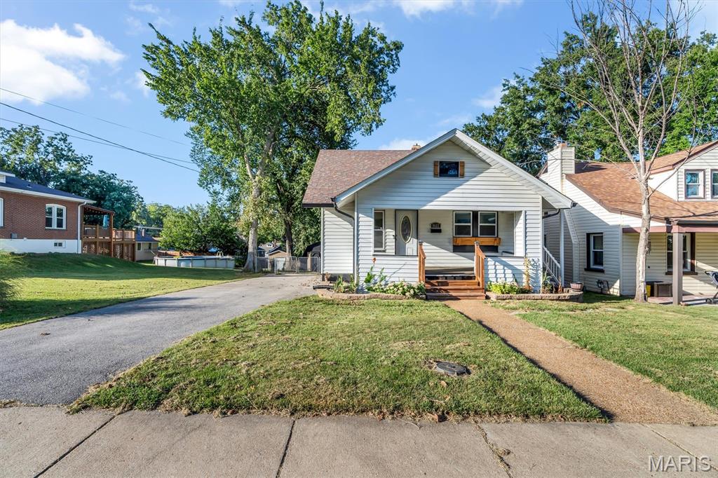 8627 Argyle Avenue Property Photo 22
