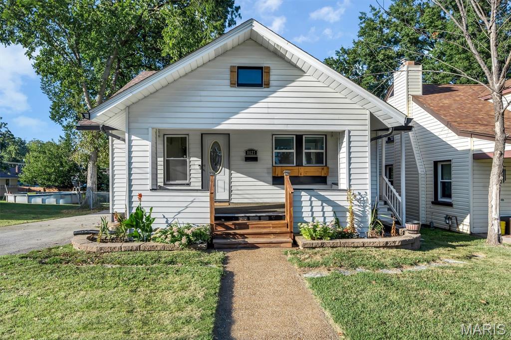 8627 Argyle Avenue Property Photo 23