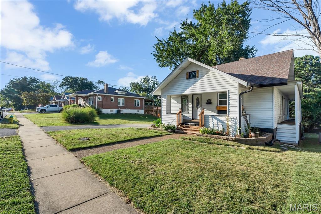 8627 Argyle Avenue Property Photo 24