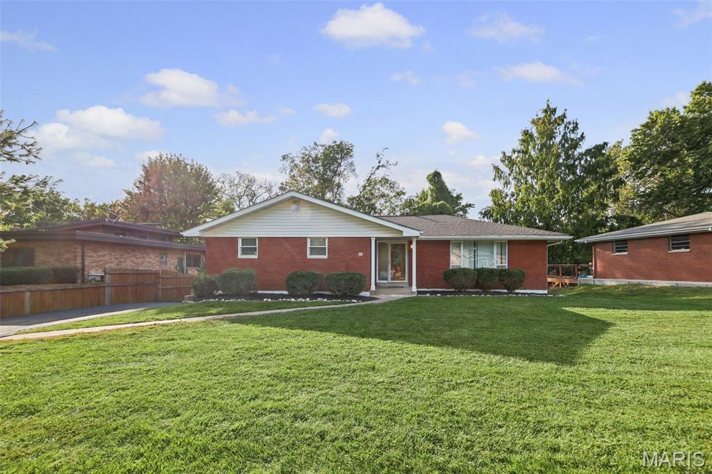 16 Londonderry Drive Property Photo 1