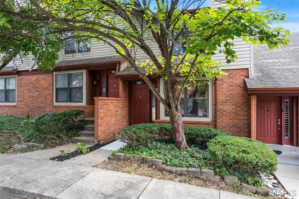 947 Quail Meadows Court E Property Photo 1