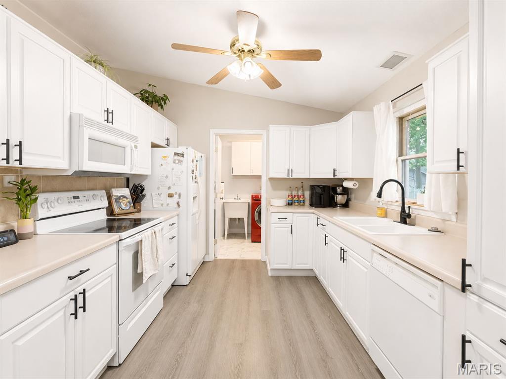 403 Leisure Street Property Photo 10