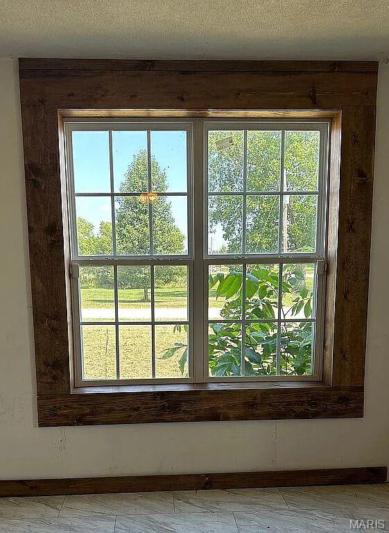 6059 White Walnut Road Property Photo 4