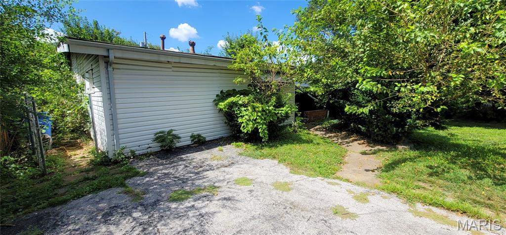 6803 Woodhurst Drive Property Photo 1