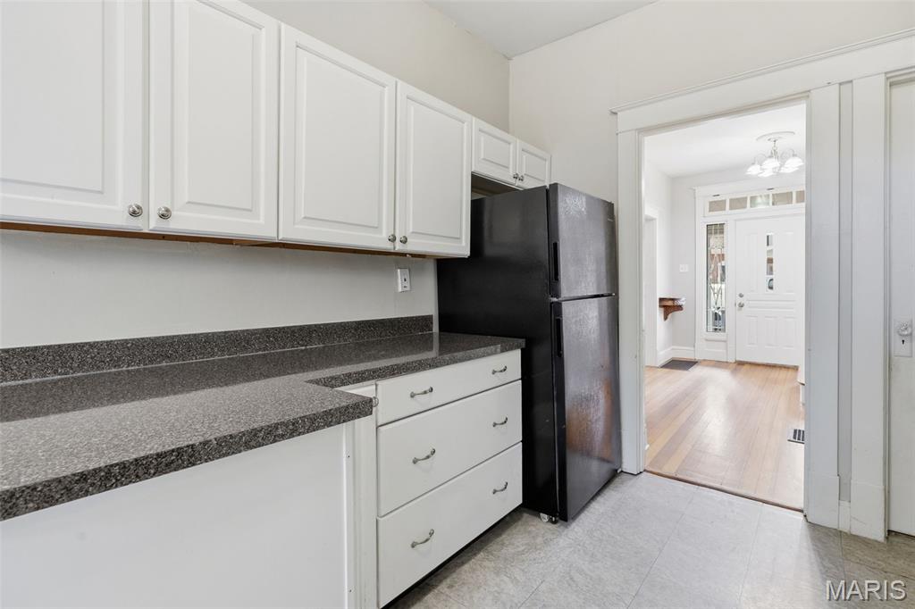 8941 Forest Avenue Property Photo 9
