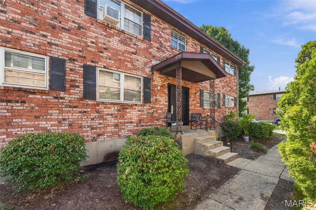 6739 Highland House Court Property Photo 1