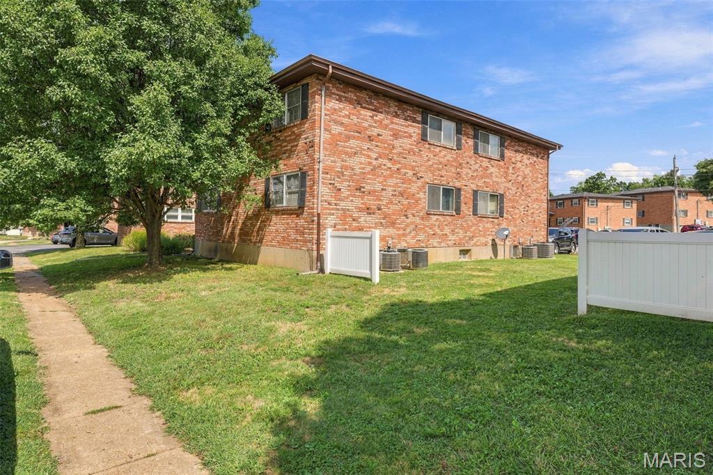 6739 Highland House Court Property Photo 5