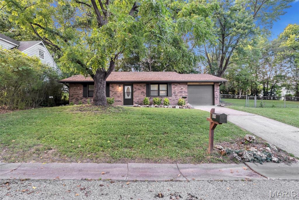 409 E 11th Street Property Photo 1