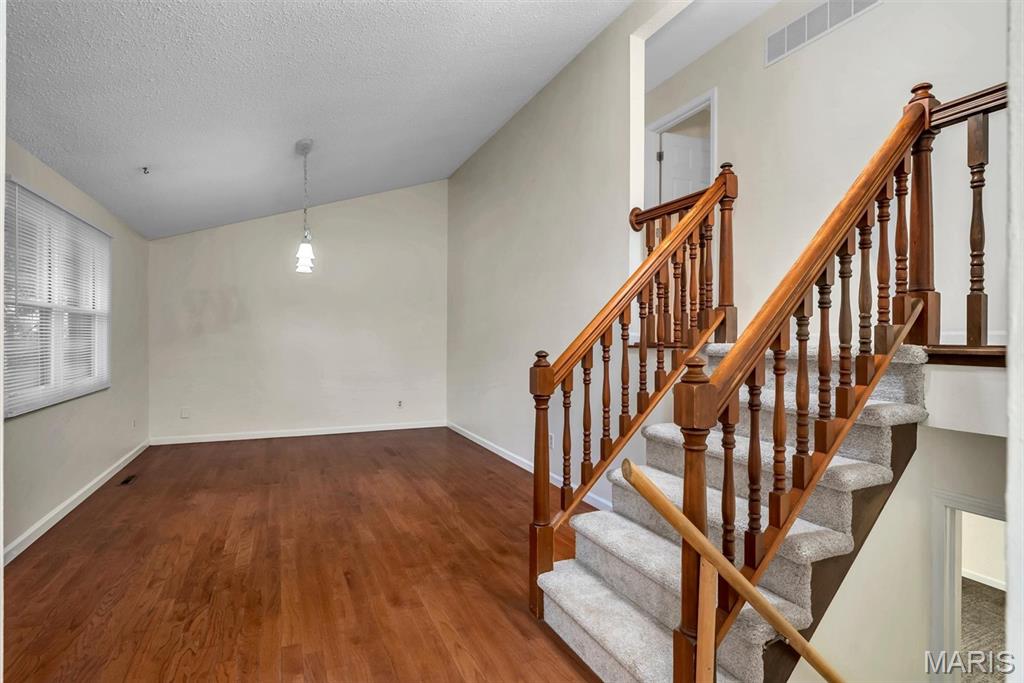 409 E 11th Street Property Photo 8