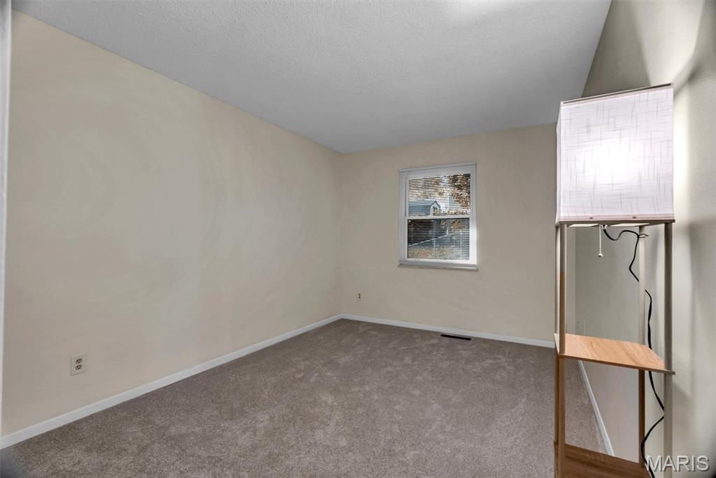 409 E 11th Street Property Photo 17