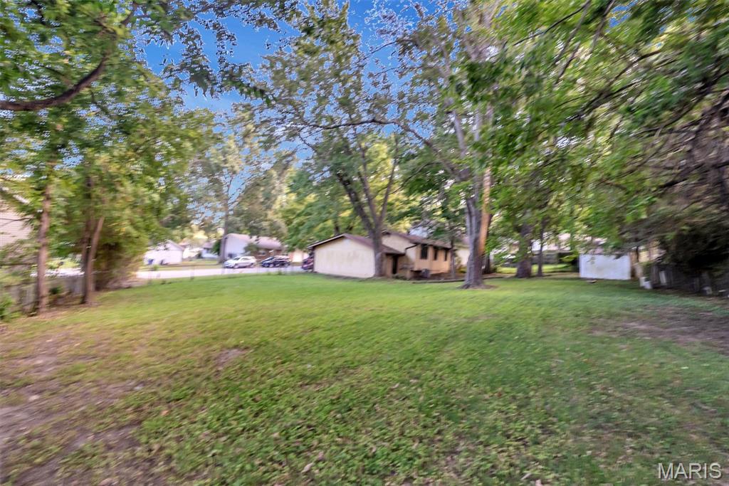 409 E 11th Street Property Photo 29