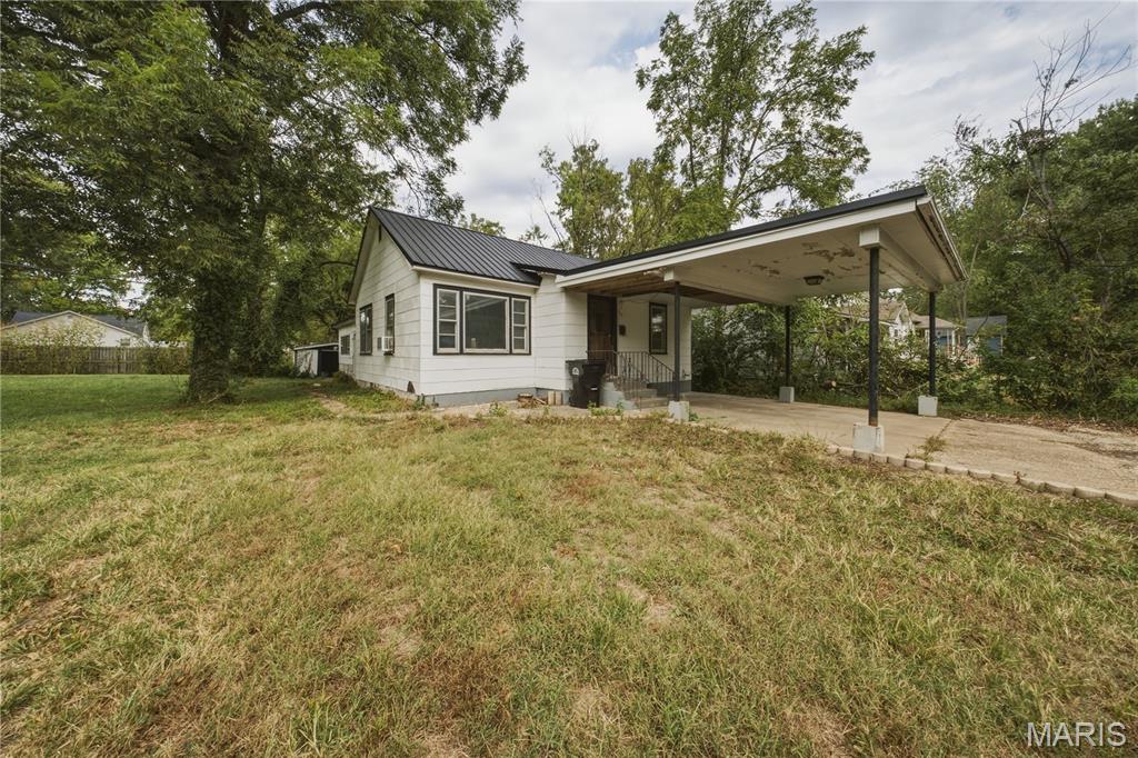 317 E Eldon Street Property Photo 1