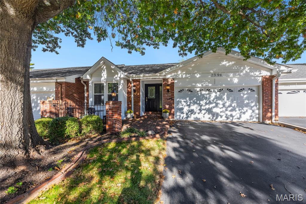 2394 Baxton Way Property Photo 1