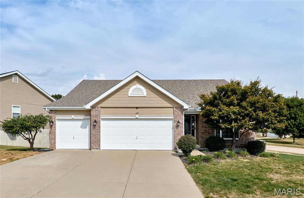 699 Springfield Drive Property Photo 1