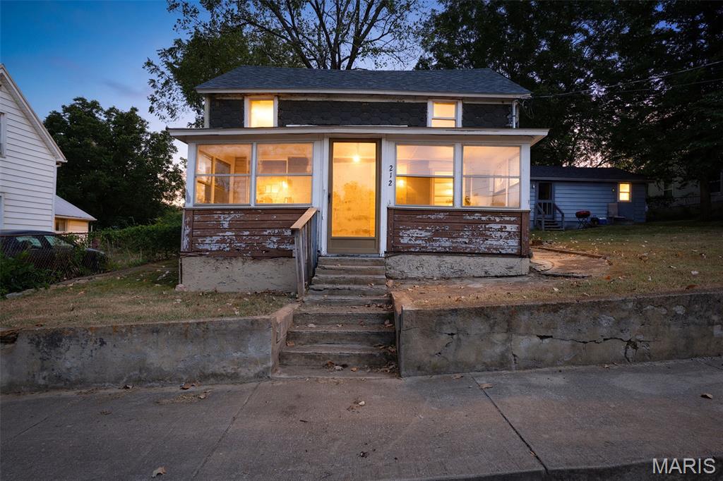 212 Adams Street Property Photo 1