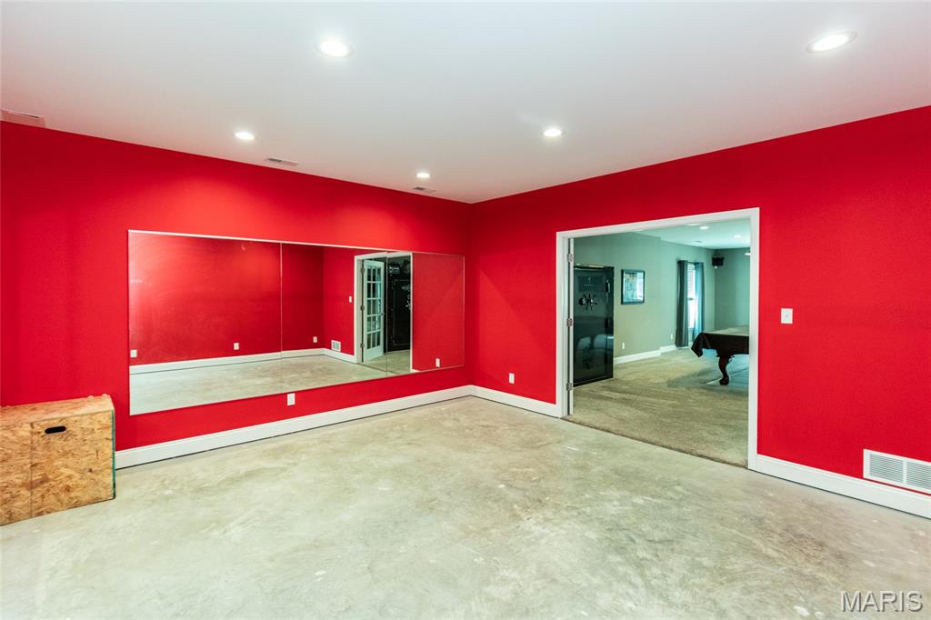 5046 Warren Road Property Photo 43