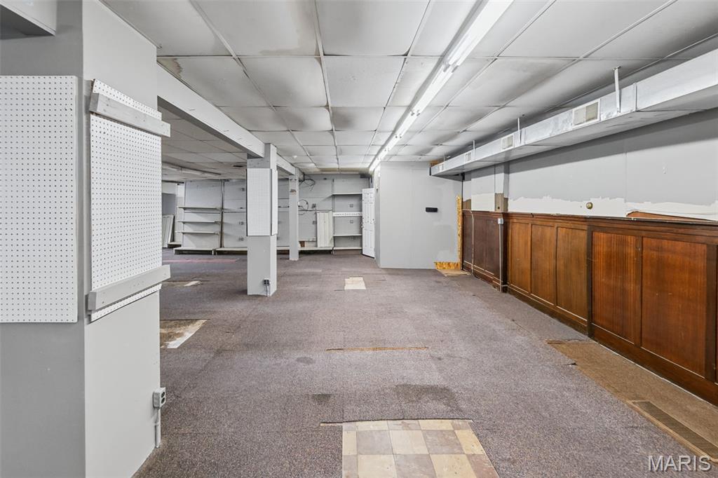 208 E Broadway Property Photo 7