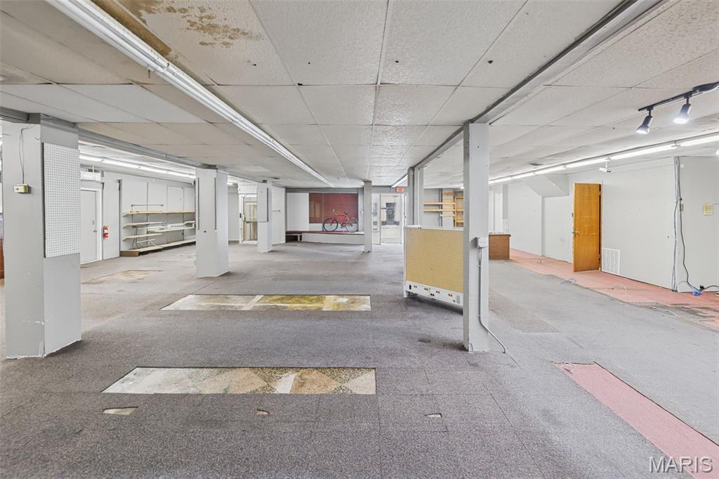 208 E Broadway Property Photo 15