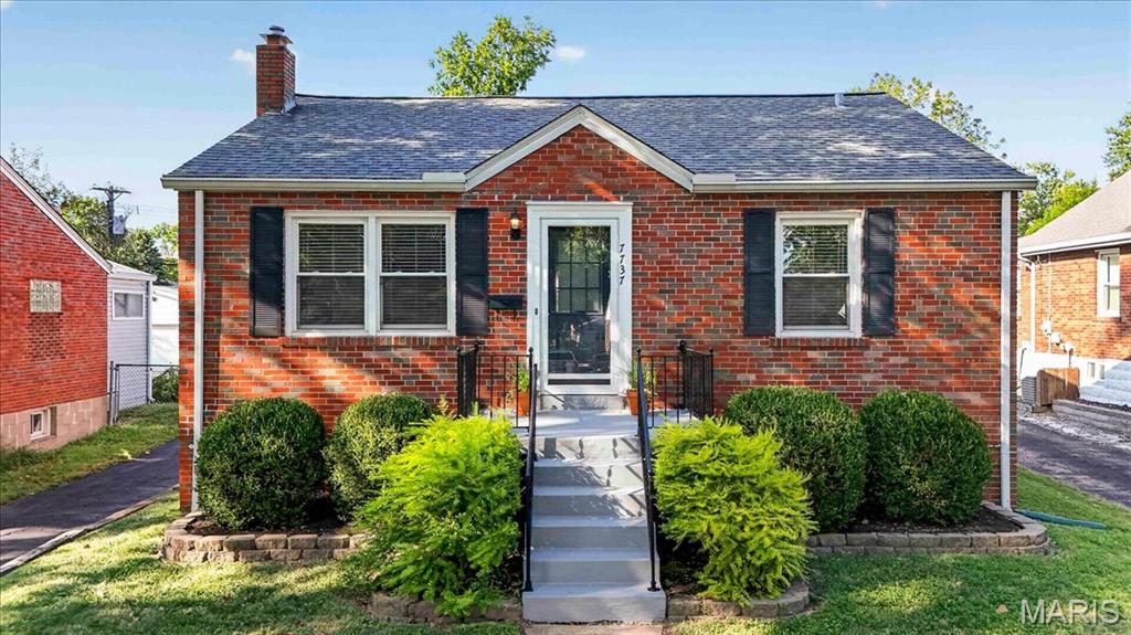 7737 Saint Albans Avenue Property Photo 1
