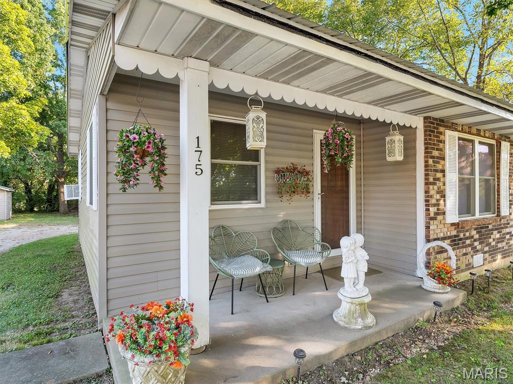 175 E Pine Street Property Photo 4