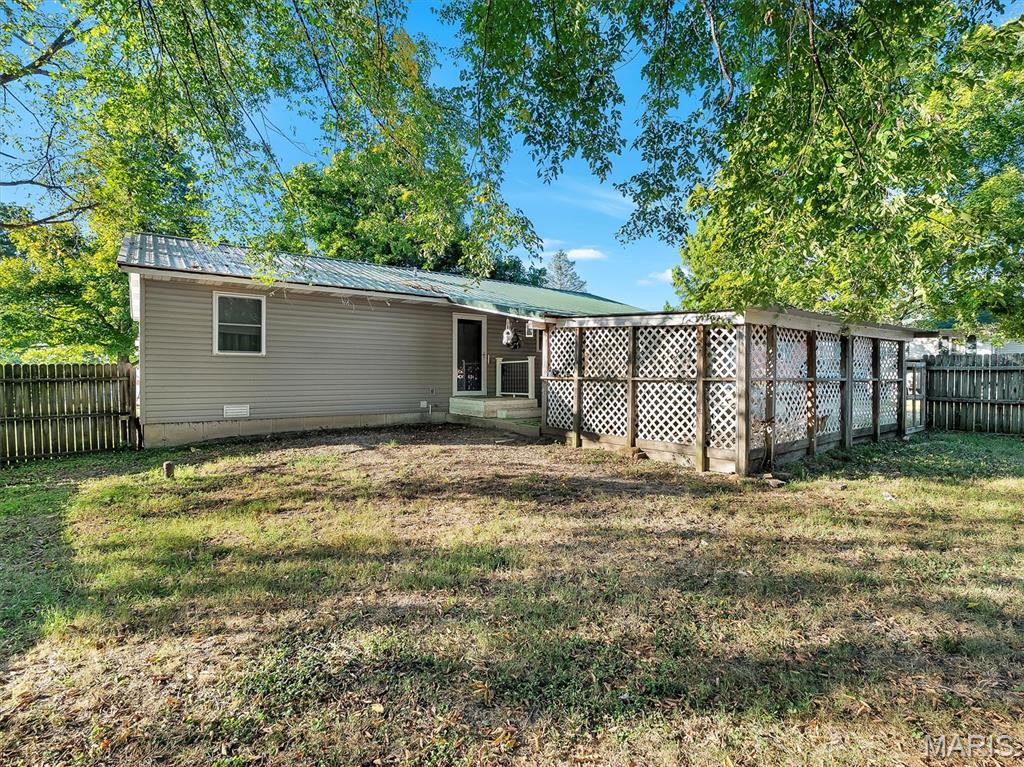 175 E Pine Street Property Photo 8