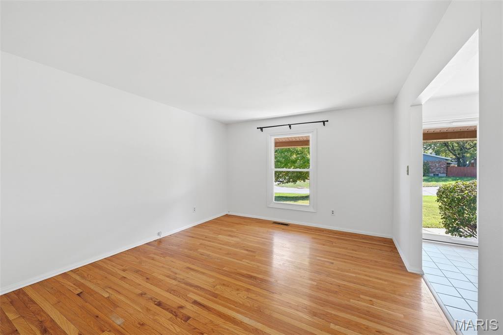 417 Nottingham Drive Property Photo 4
