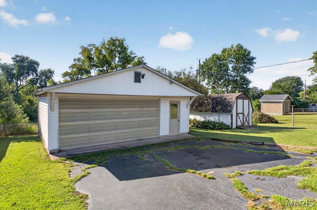 208 Hill Drive Property Photo 38