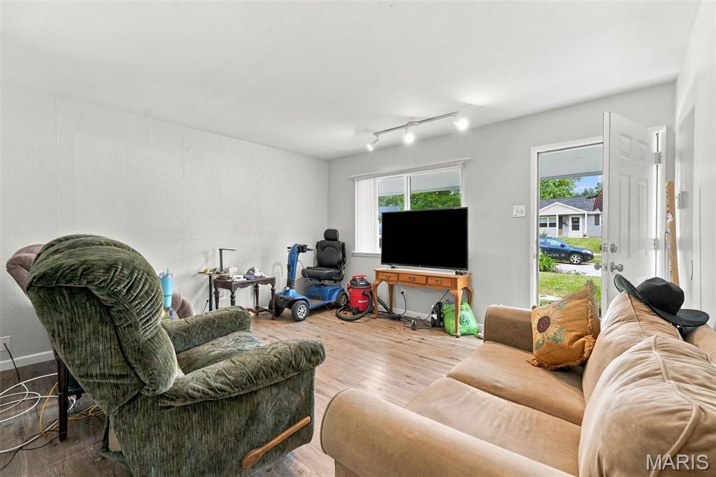512 Eggering Drive Property Photo 8